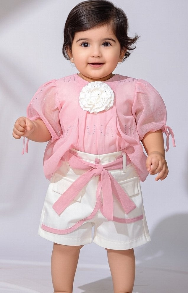 Chic Toddler Girls' Two-Piece Summer Set Featuring Puff Sleeves and Elegant Floral Appliqué Details