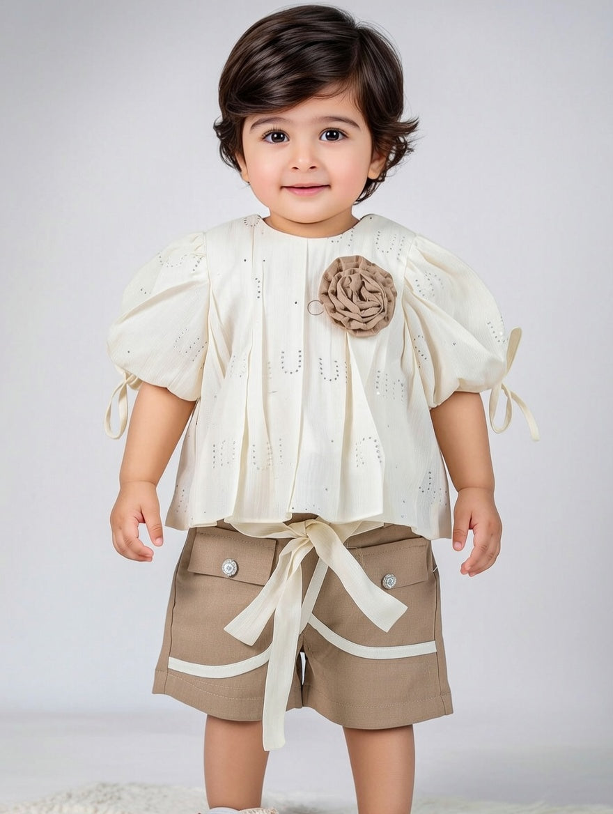 Chic Toddler Girls' Two-Piece Summer Set Featuring Puff Sleeves and Elegant Floral Appliqué Details