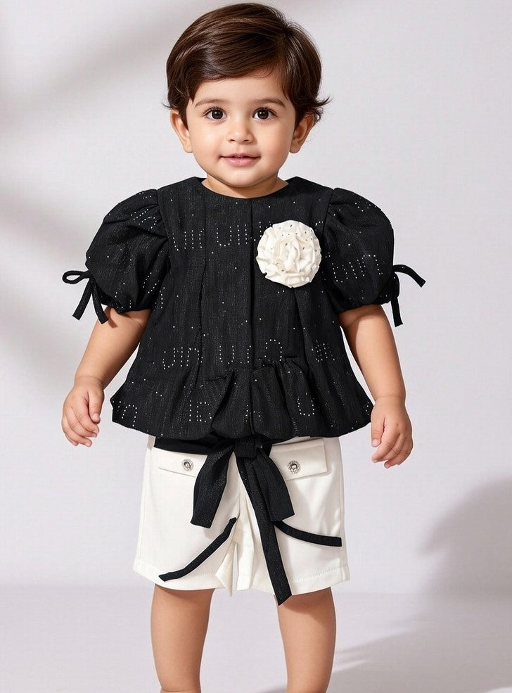 Chic Toddler Girls' Two-Piece Summer Set Featuring Puff Sleeves and Elegant Floral Appliqué Details