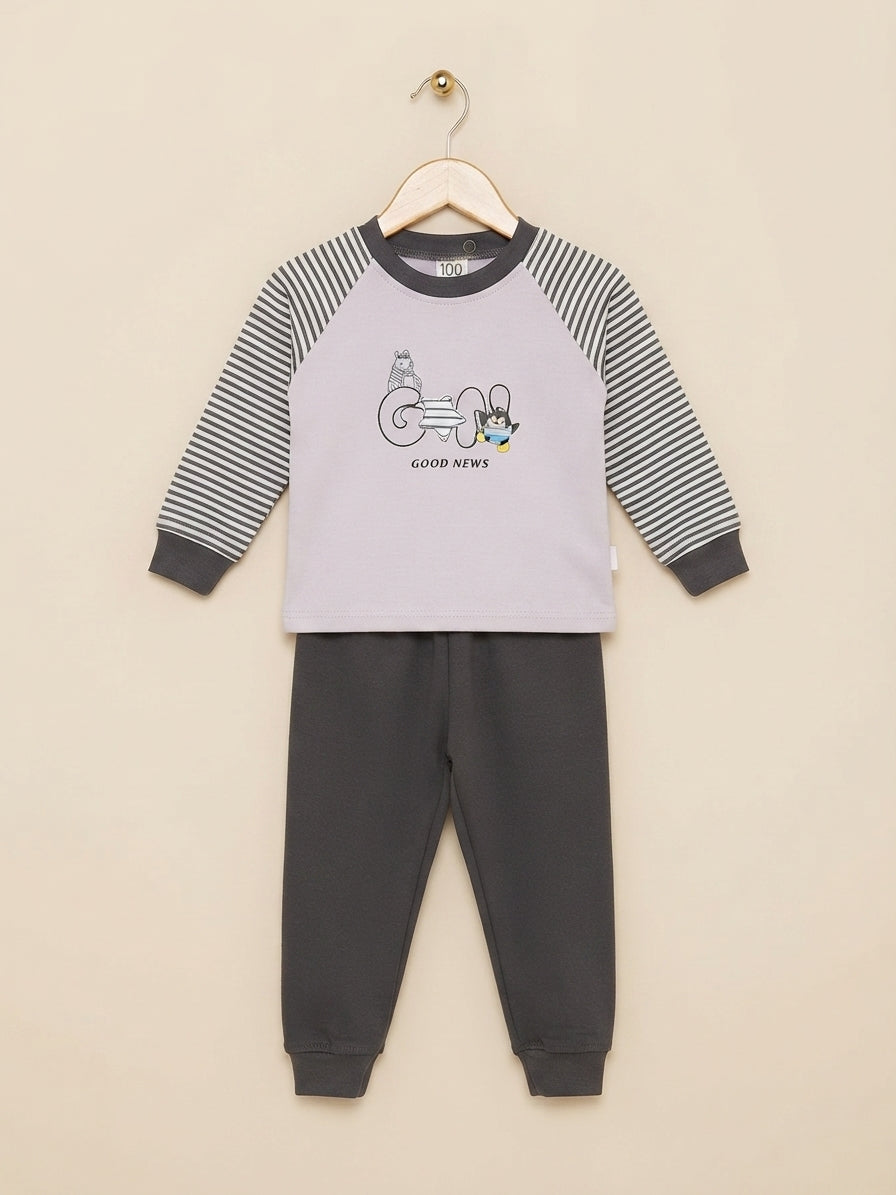 Stylish Kids Striped Sleeve Good News Graphic Shirt And Matching Trouser Outfit Set