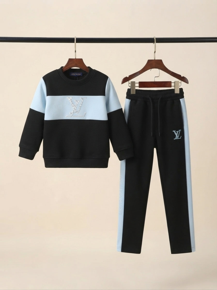 Stylish Designer Sweatshirt And Trackpants Set For Kids Comfortable Daily Casual Winter Outfit