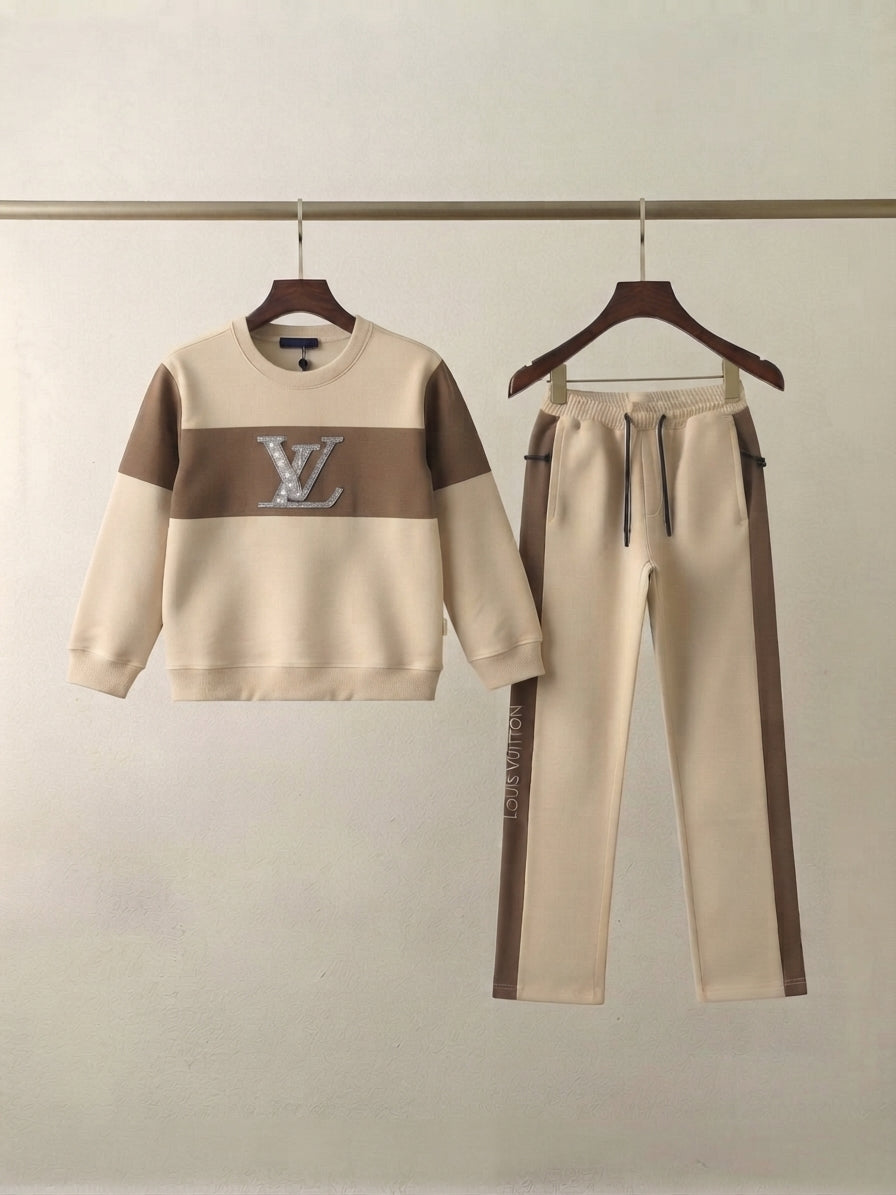 Stylish Designer Sweatshirt And Trackpants Set For Kids Comfortable Daily Casual Winter Outfit